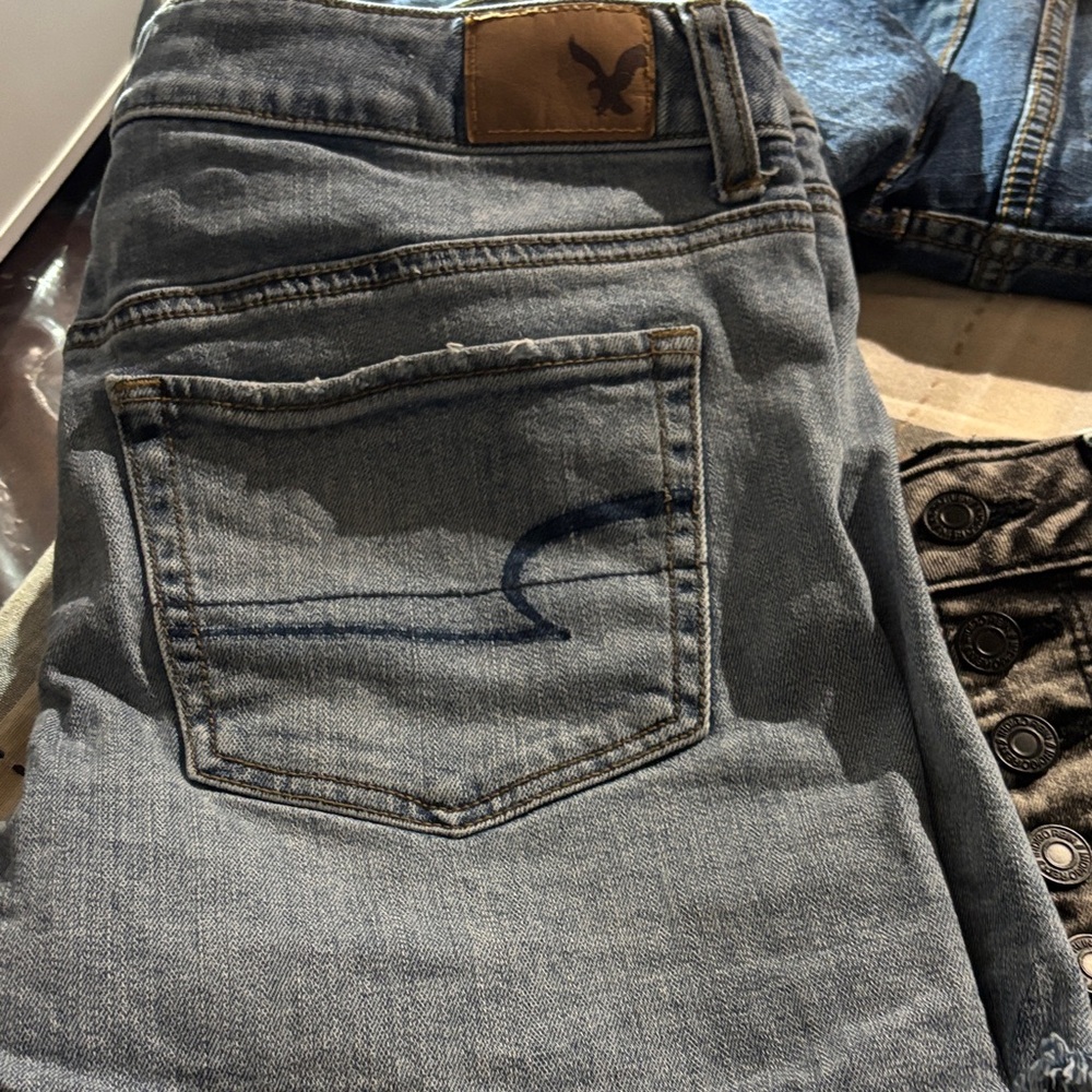 Casual Blue Denim Jeans with Logo Patch